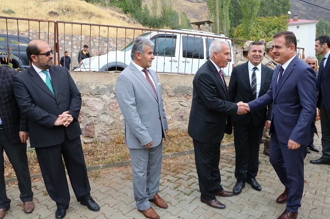 Hakkari'de Kütüphane, 112 çağrı merkezi ve park açılışı 18