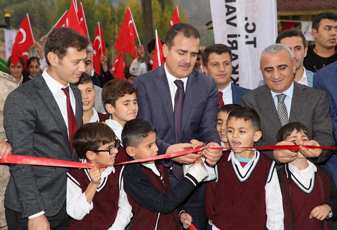 Hakkari'de Kütüphane, 112 çağrı merkezi ve park açılışı 2
