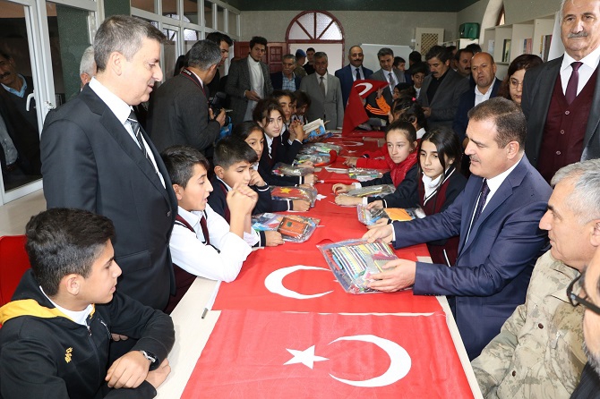 Hakkari'de Kütüphane, 112 çağrı merkezi ve park açılışı 8