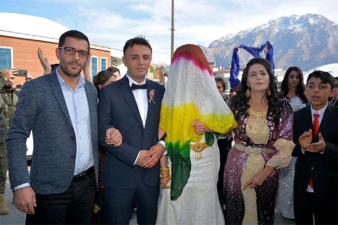 Selçuk ve Taş ailelerinin mutlu günü 6