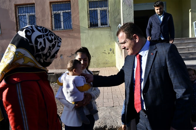 Vali Akbıyık Aktütün ve Konur köylerini ziyaret etti 16