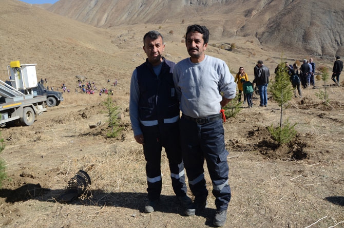Hakkari'de fidan dikimi etkinliği 27
