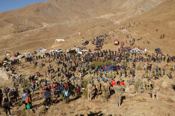 Hakkari'de fidan dikimi etkinliği 9