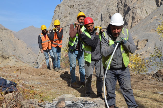VEDAŞ Ekiplerinin Zap'ta zorlu mesaisi 14