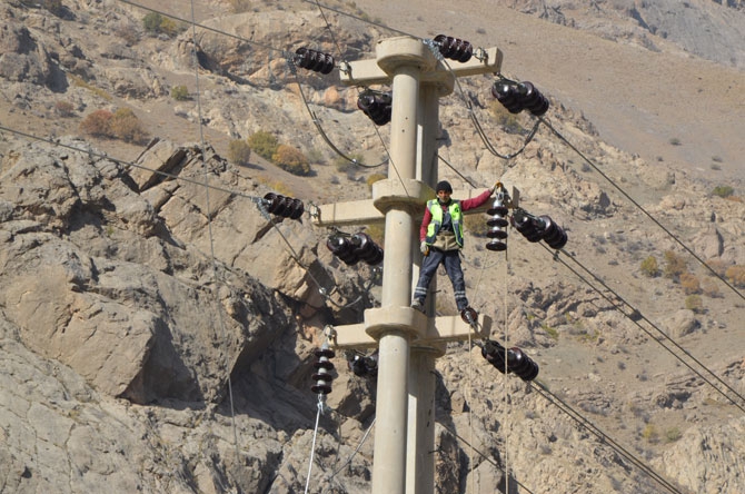 VEDAŞ Ekiplerinin Zap'ta zorlu mesaisi 15