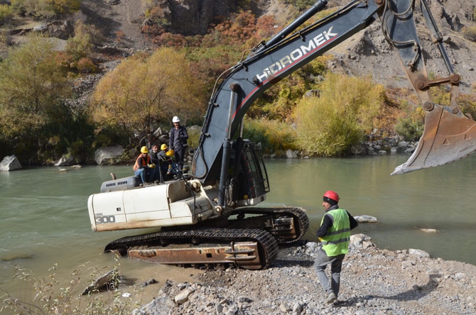 VEDAŞ Ekiplerinin Zap'ta zorlu mesaisi 6