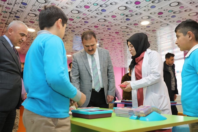 Hakkari'de Bilişim ve Üretim Atölyesi açıldı 15