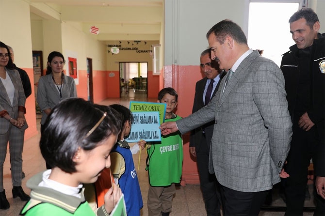 Hakkari'de Bilişim ve Üretim Atölyesi açıldı 16