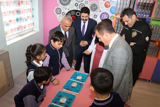 Hakkari'de Bilişim ve Üretim Atölyesi açıldı 2