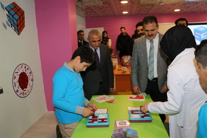 Hakkari'de Bilişim ve Üretim Atölyesi açıldı 3