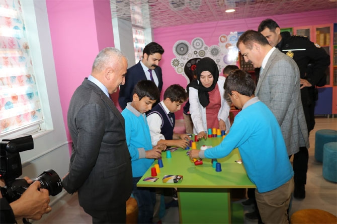 Hakkari'de Bilişim ve Üretim Atölyesi açıldı 4