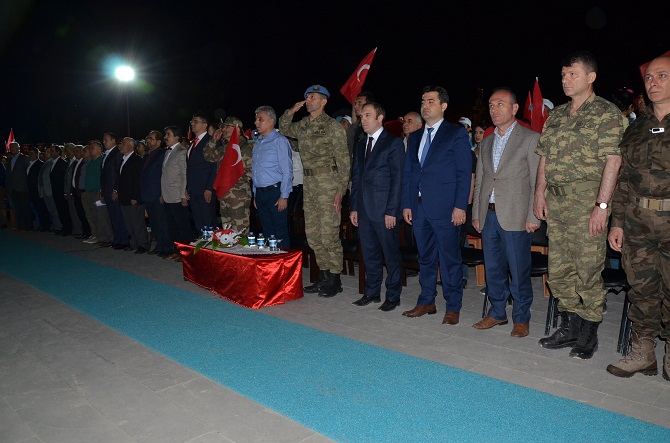 Hakkari’de 15 Temmuz yürüyüşü düzenlendi 11