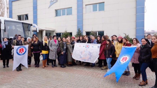 Hakkari kadın girişimciler Yüksekova'da işletmeleri gezdi 10