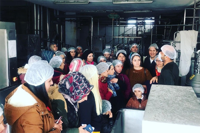 Hakkari kadın girişimciler Yüksekova'da işletmeleri gezdi 8