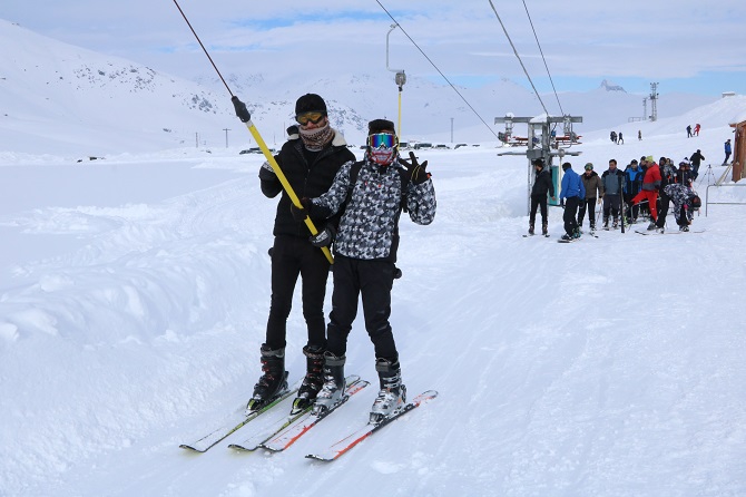 Hakkari'de kayak sezonu açıldı 1