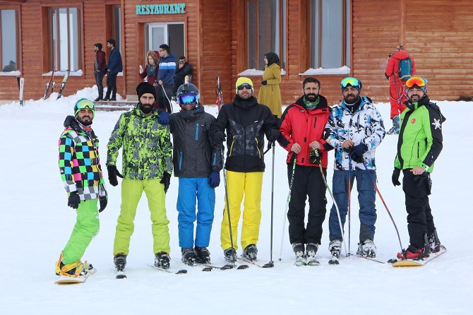 Hakkari'de kayak sezonu açıldı 17
