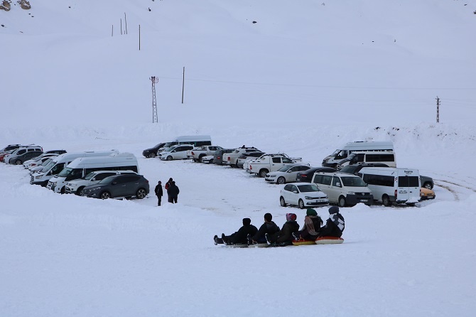 Hakkari'de kayak sezonu açıldı 19