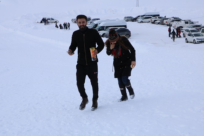 Hakkari'de kayak sezonu açıldı 21