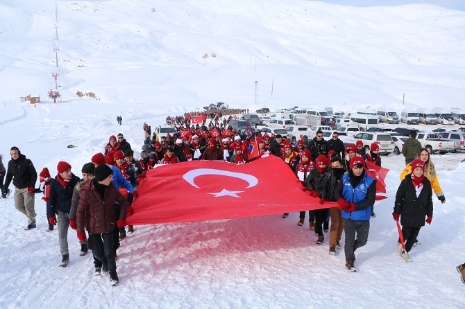 Hakkari'de, Sarıkamış şehitleri için yürüyüş 10