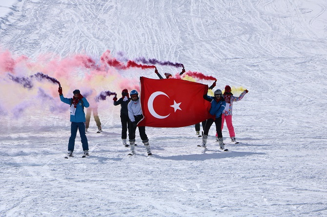 Hakkari'de, Sarıkamış şehitleri için yürüyüş 16