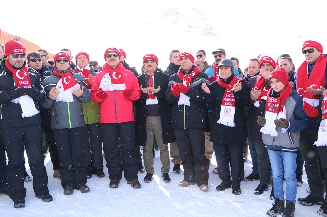 Hakkari'de, Sarıkamış şehitleri için yürüyüş 20