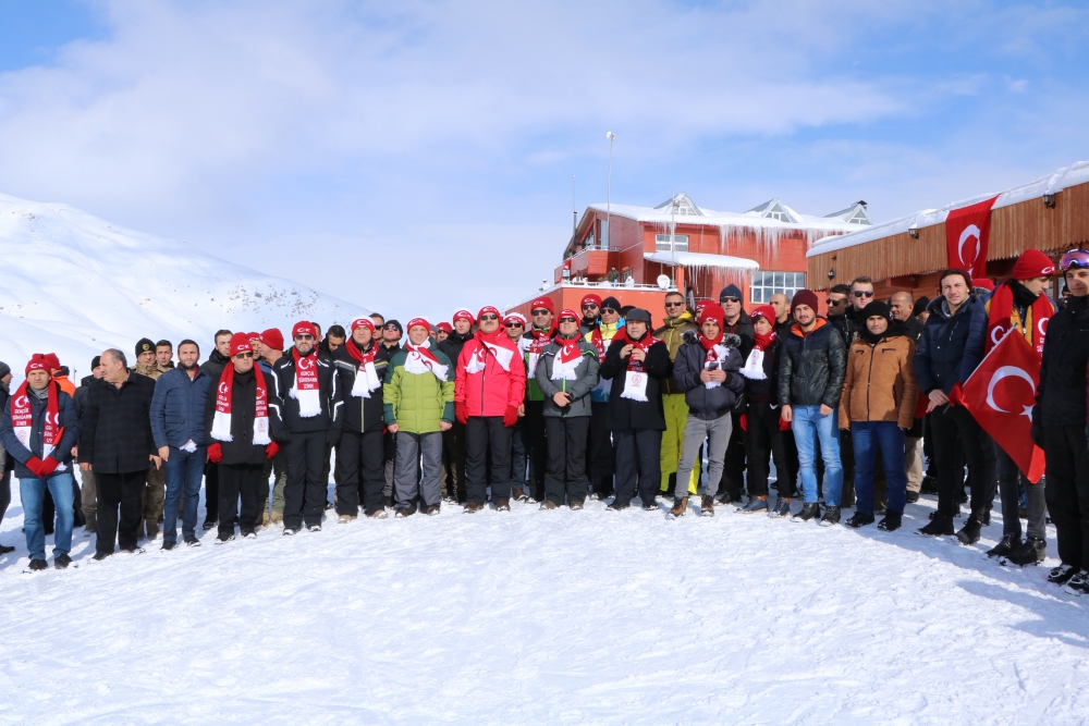 Hakkari'de, Sarıkamış şehitleri için yürüyüş 21