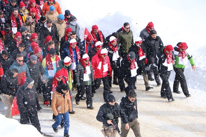 Hakkari'de, Sarıkamış şehitleri için yürüyüş 4