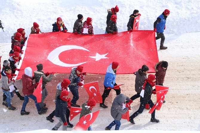 Hakkari'de, Sarıkamış şehitleri için yürüyüş 5