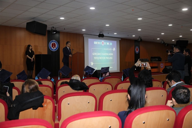 Hakkarili Girişimci kadınlar kep fırlattı 6