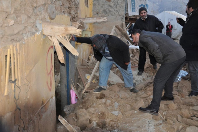 Deprem bölgesinden fotoğraflar 16