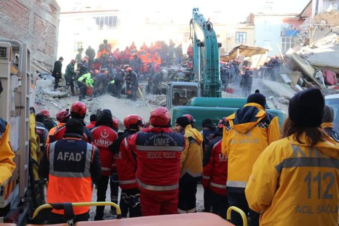 Deprem bölgesinden fotoğraflar 17