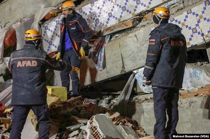 Deprem bölgesinden fotoğraflar 3