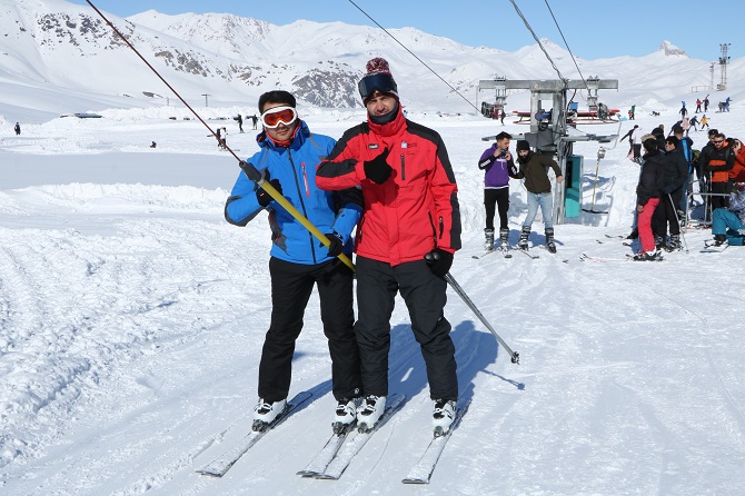 Hakkarililer hafta sonu kayak merkezine akın etti! 17