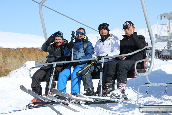 Hakkarililer hafta sonu kayak merkezine akın etti! 27