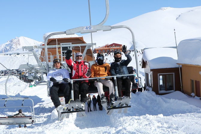 Hakkarililer hafta sonu kayak merkezine akın etti! 28