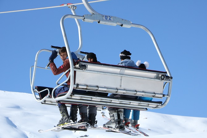 Hakkarililer hafta sonu kayak merkezine akın etti! 31