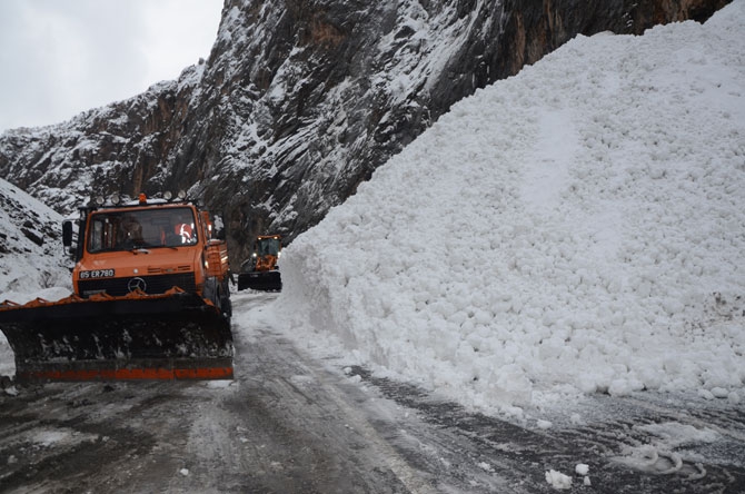 Hakkari’de kış çetin geçiyor 44