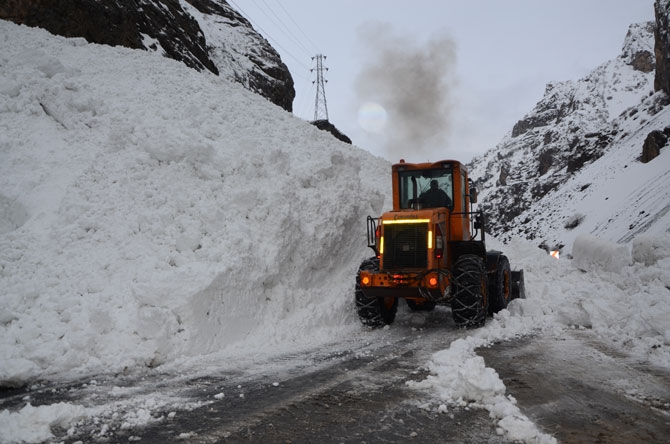 Hakkari’de kış çetin geçiyor 6