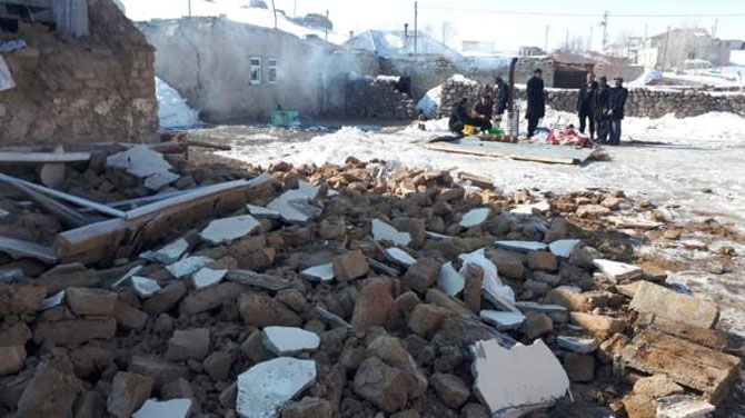 Başkale'deki yıkımdan fotoğraflar! 9