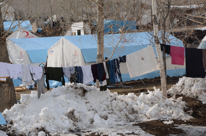 Depremzedeler yardım eli bekliyor 20