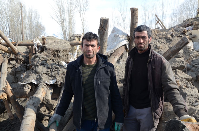 Depremzedeler yardım eli bekliyor 22