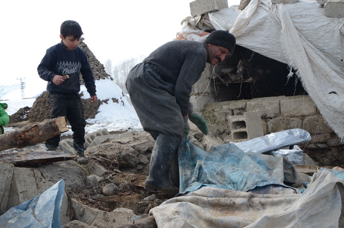 Depremzedeler yardım eli bekliyor 41