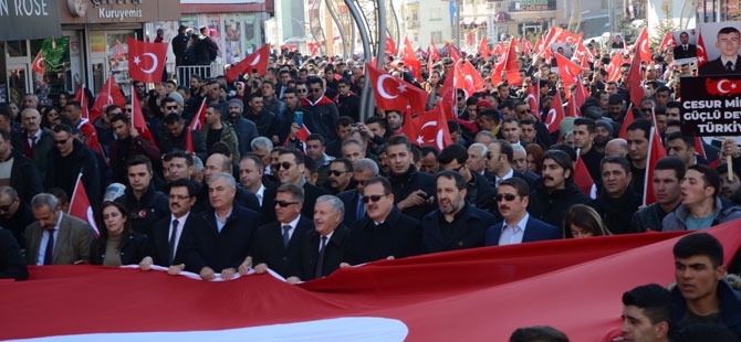 Hakkari'de 'Bahar Kalkanı Harekatına' destek yürüyüşü 1