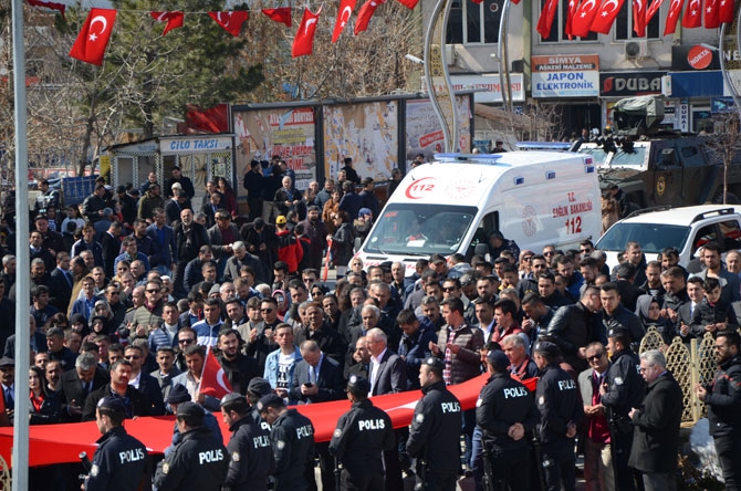 Hakkari'de 'Bahar Kalkanı Harekatına' destek yürüyüşü 12
