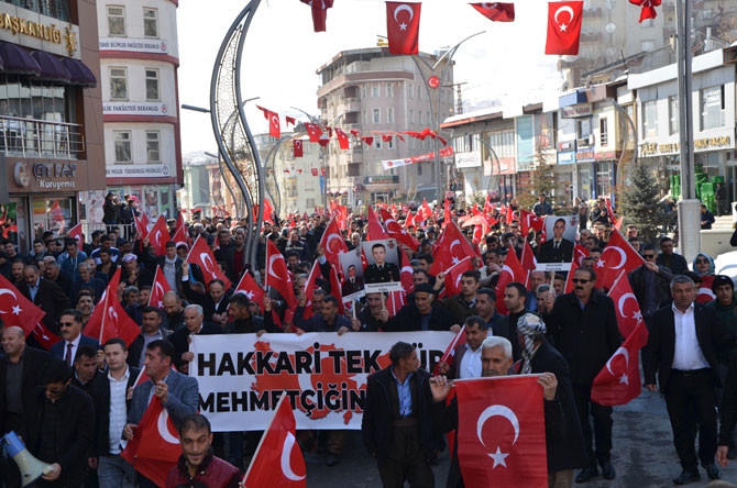 Hakkari'de 'Bahar Kalkanı Harekatına' destek yürüyüşü 3