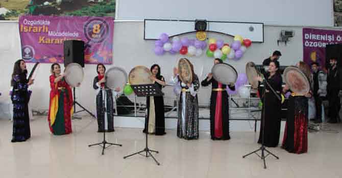 Hakkari'de 8 mart halaylarla kutlandı! 1