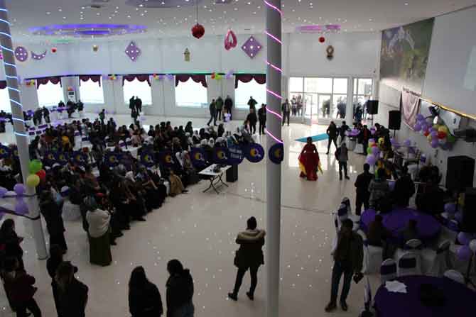 Hakkari'de 8 mart halaylarla kutlandı! 11