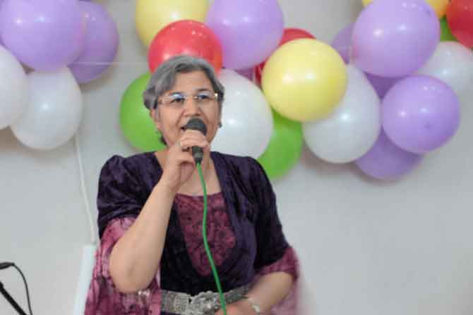 Hakkari'de 8 mart halaylarla kutlandı! 3