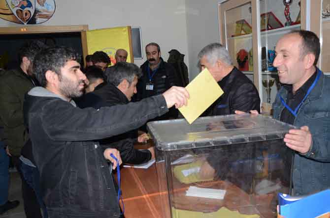 Eğitim-Sen Hakkari'de kongreye gitti! 19