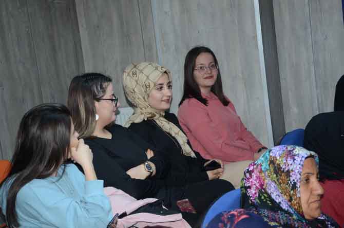 Hakkari'de 8 Mart programına büyük ilgi 11